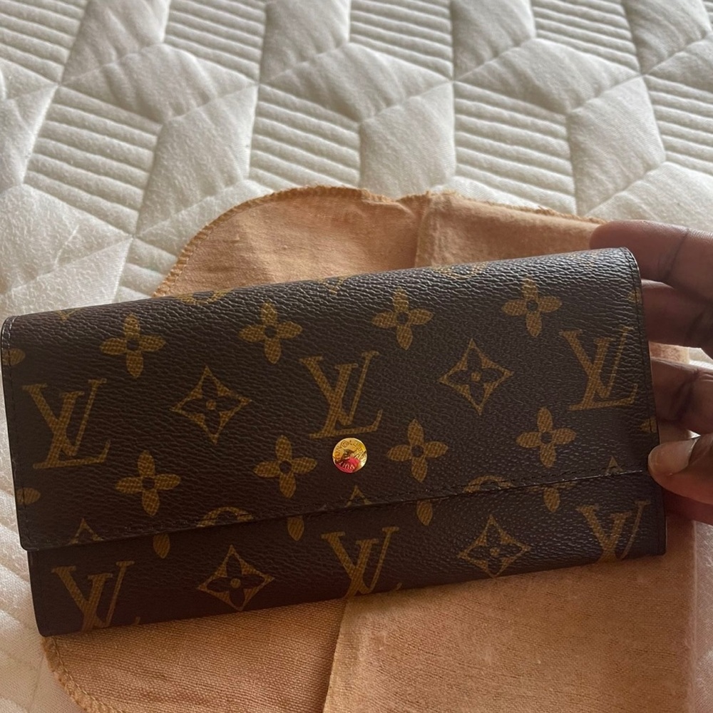 Authentic Louis Vuitton Monogram Wallet